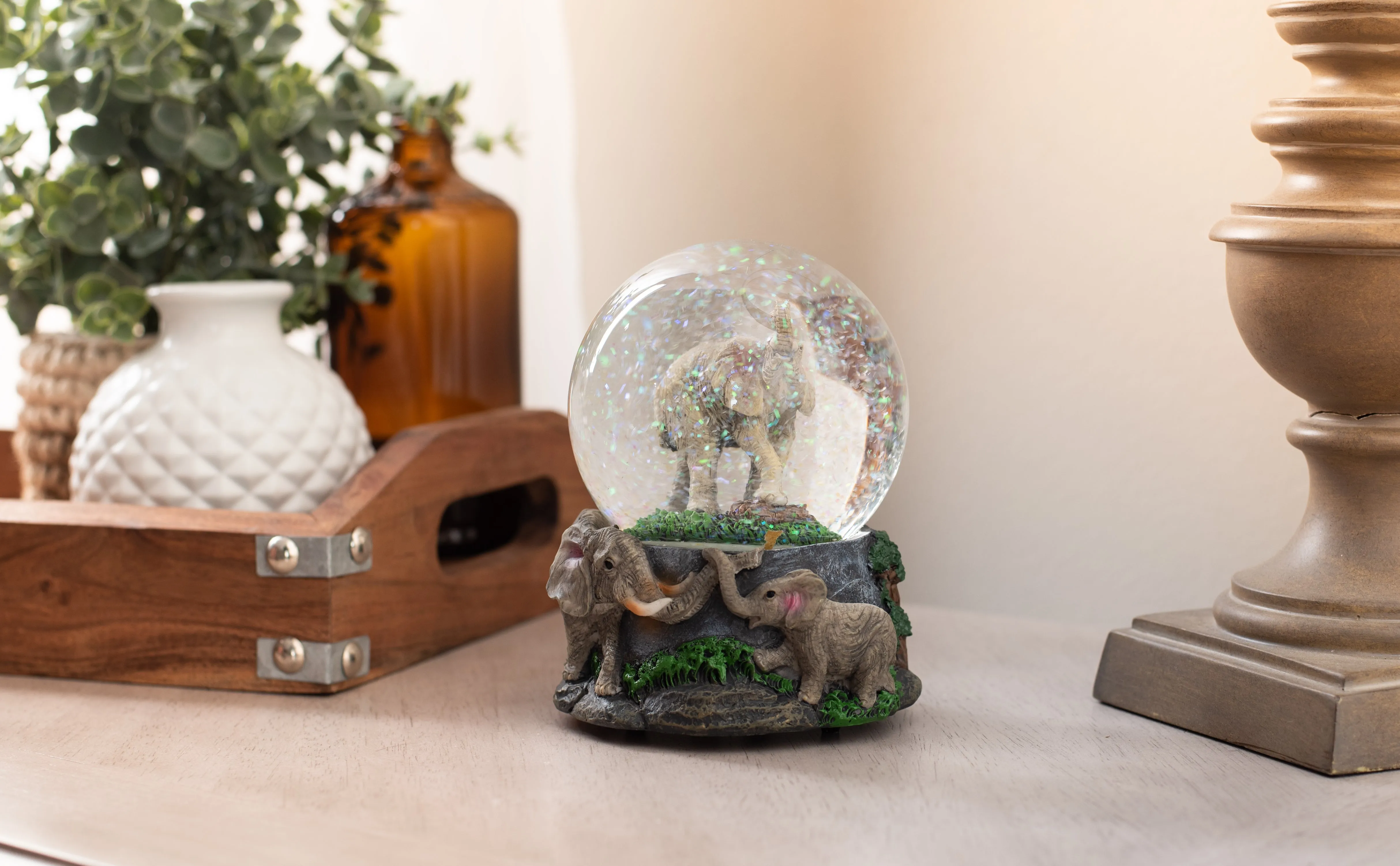 Elanze Designs Elephant Pride Family 100MM Musical Snow Globe Plays Tune Born Free