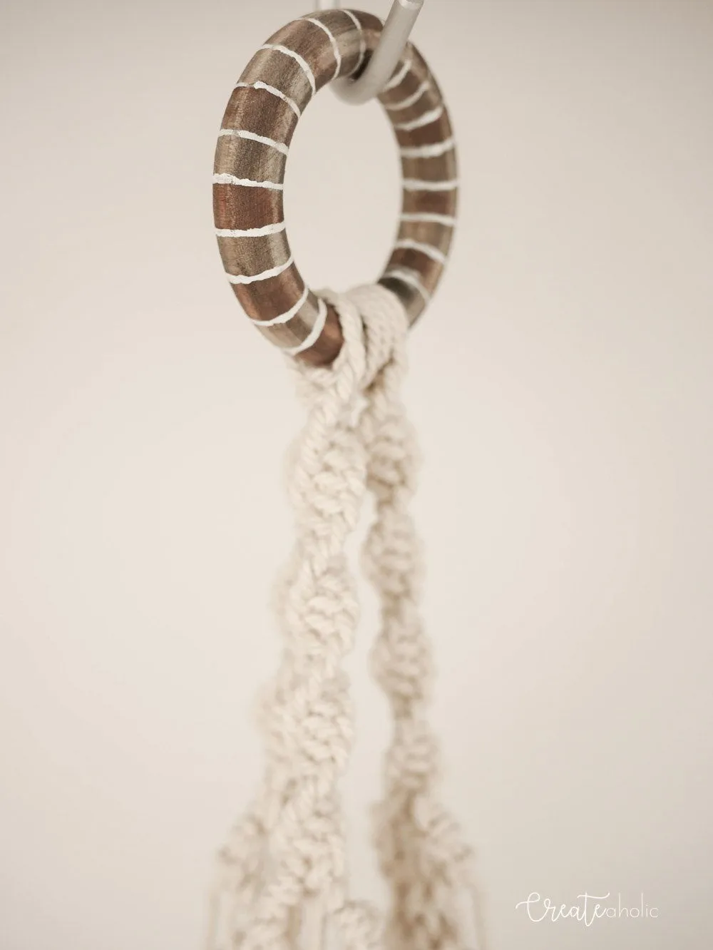 Macramé plant hanger, "Meadow"