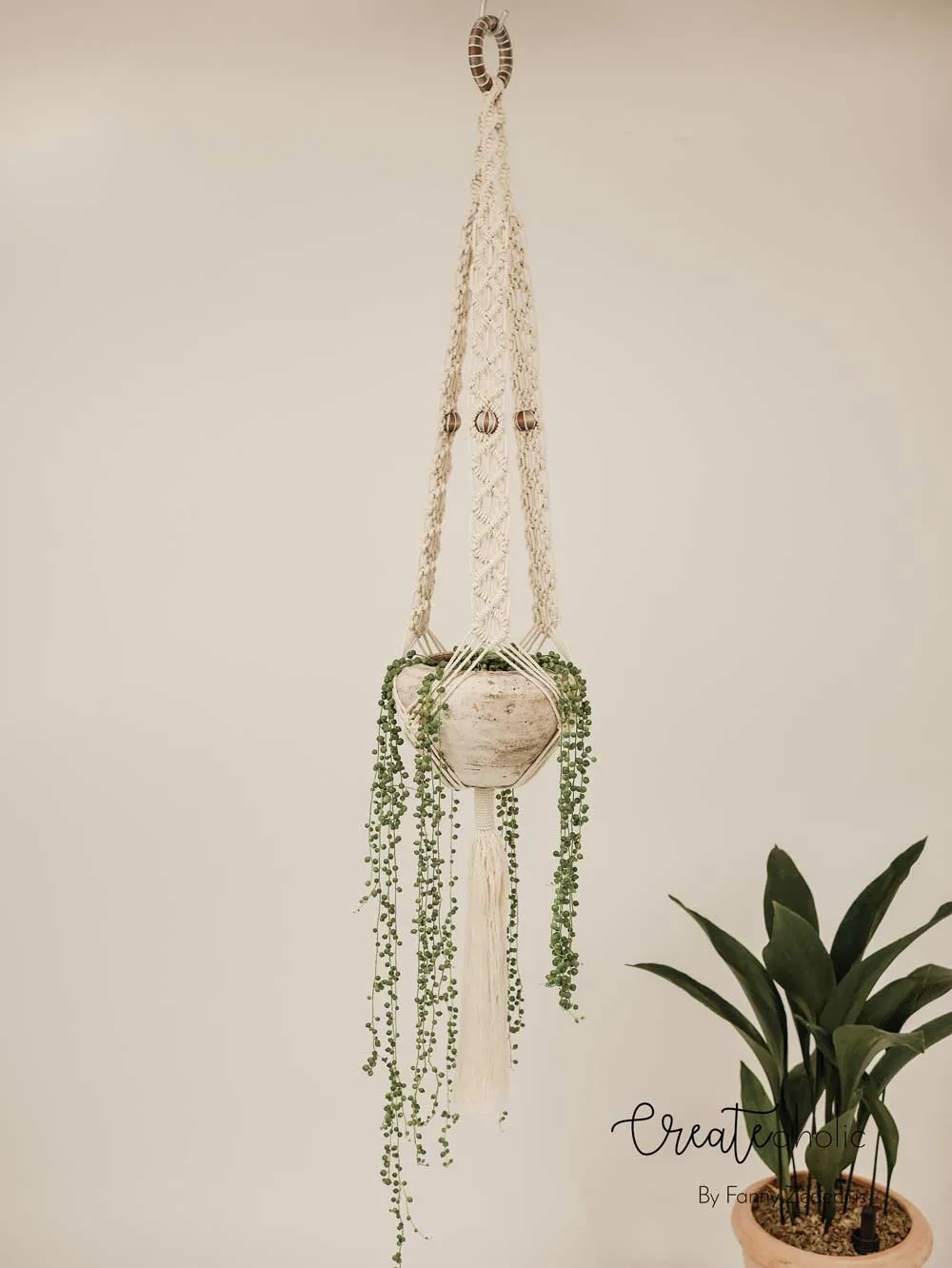 Macramé plant hanger, "Meadow"