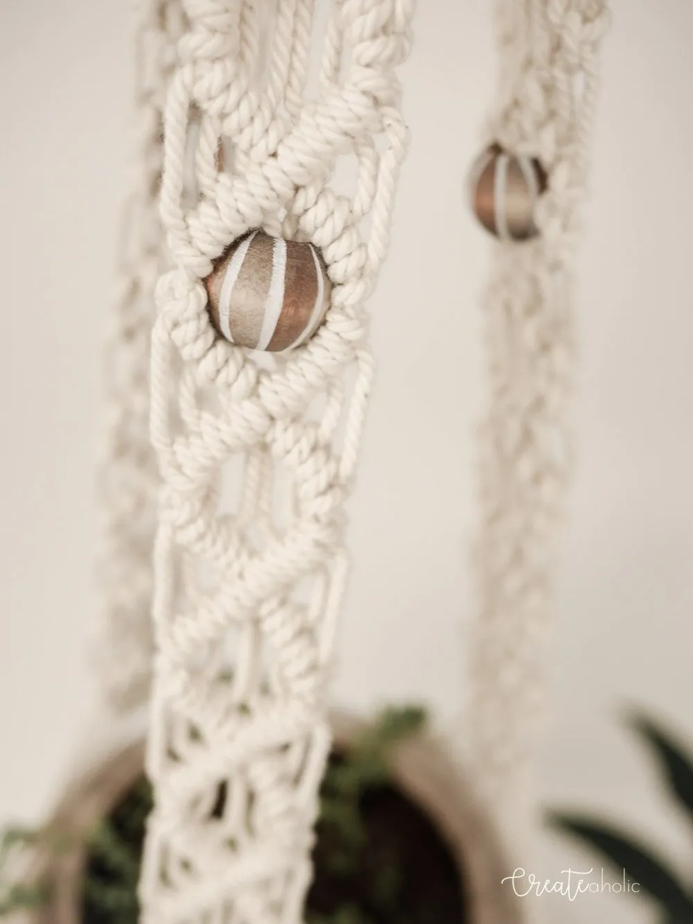 Macramé plant hanger, "Meadow"