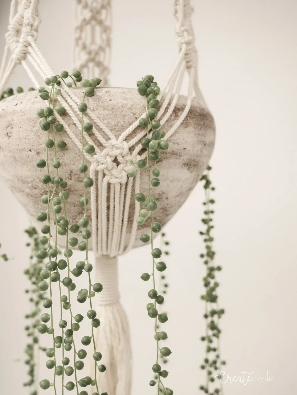 Macramé plant hanger, "Meadow"